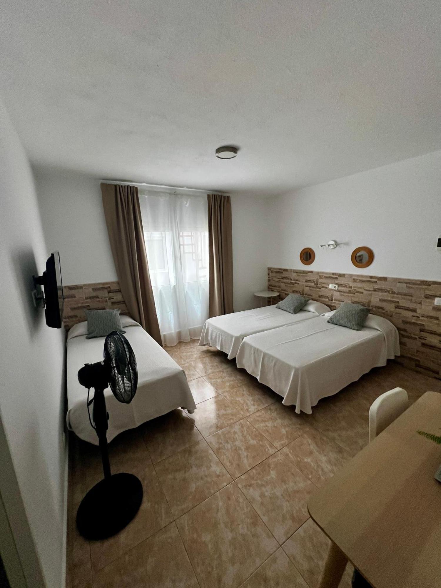 Hostal Residencia Cardona アレシフェ エクステリア 写真