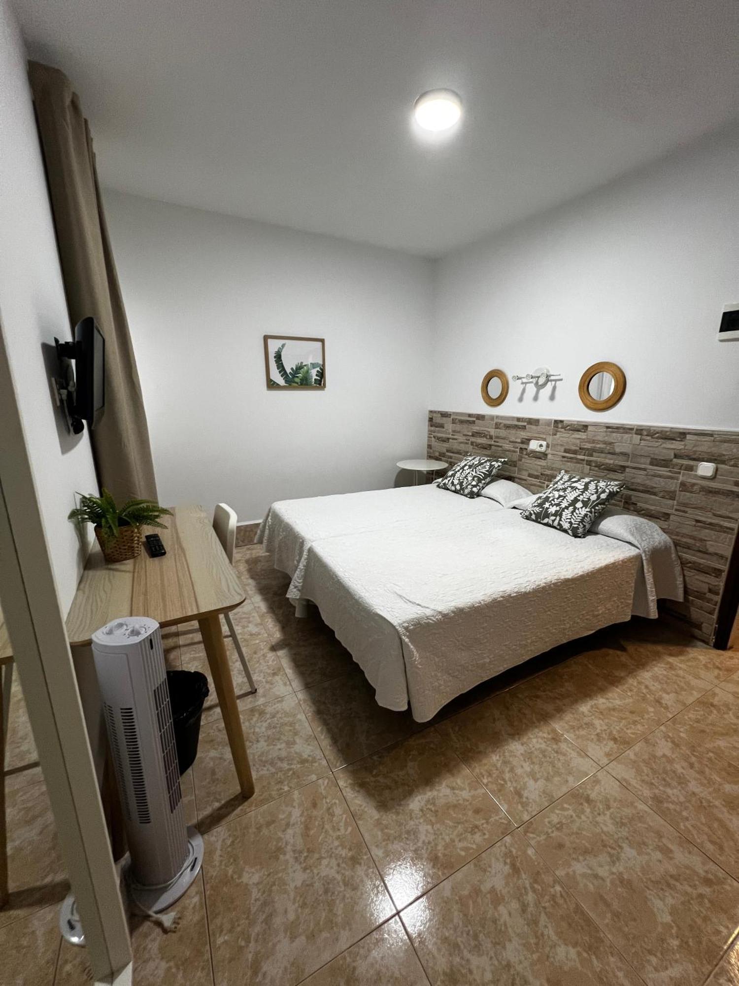 Hostal Residencia Cardona アレシフェ エクステリア 写真