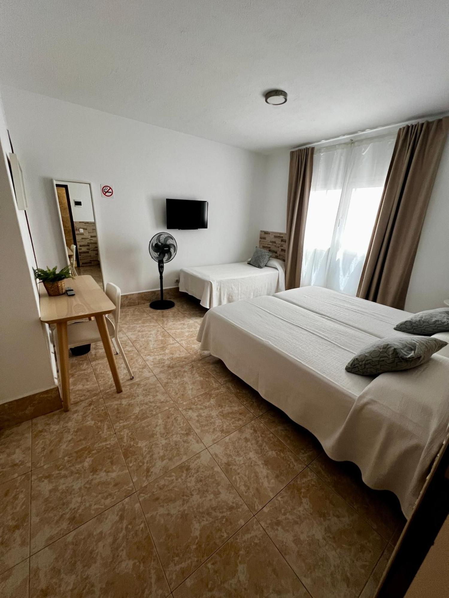 Hostal Residencia Cardona アレシフェ エクステリア 写真