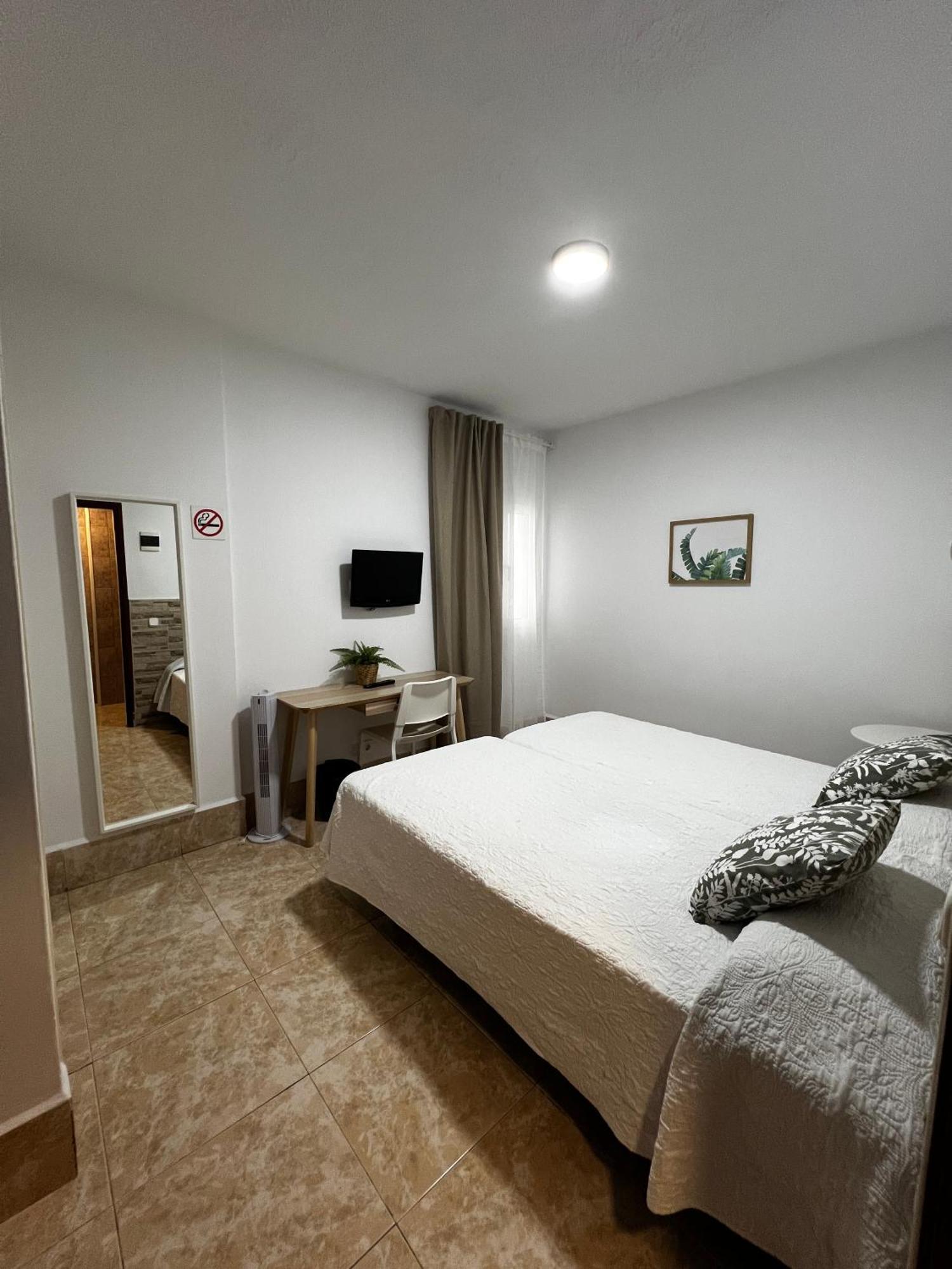 Hostal Residencia Cardona アレシフェ エクステリア 写真