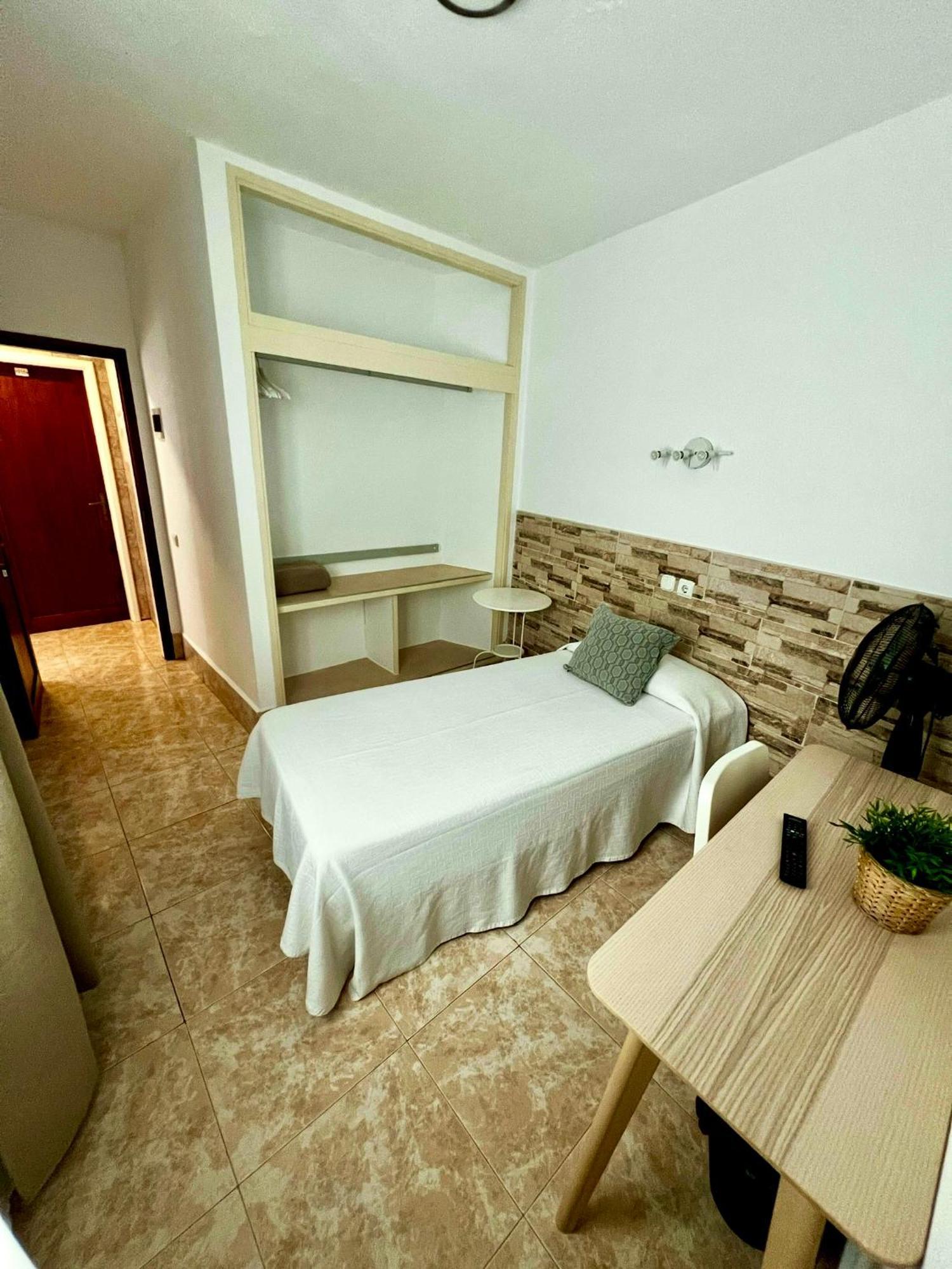 Hostal Residencia Cardona アレシフェ エクステリア 写真